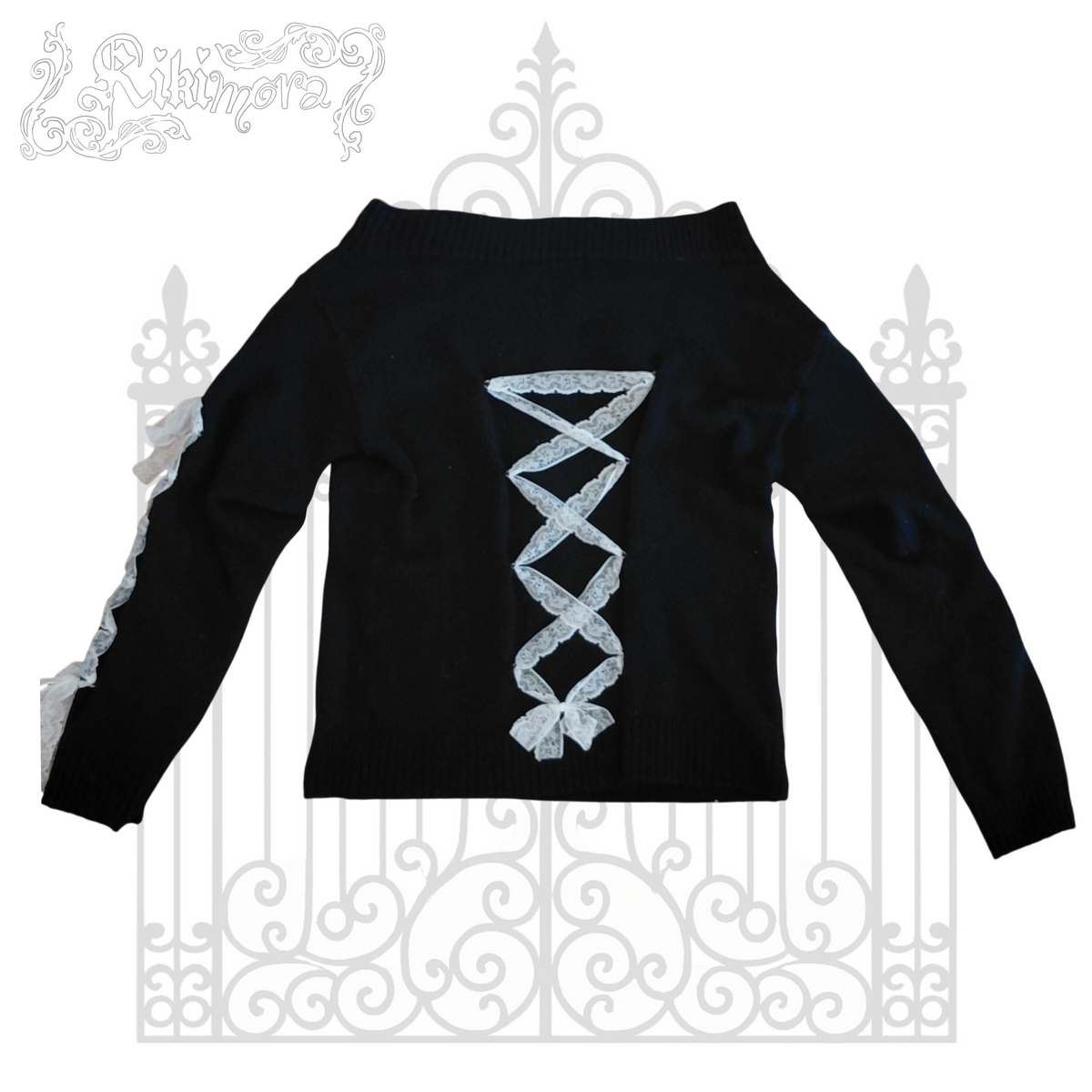 Minerva - 1/1 reworked off-shoulder sweater